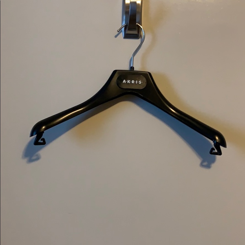 Akris Punto hanger
